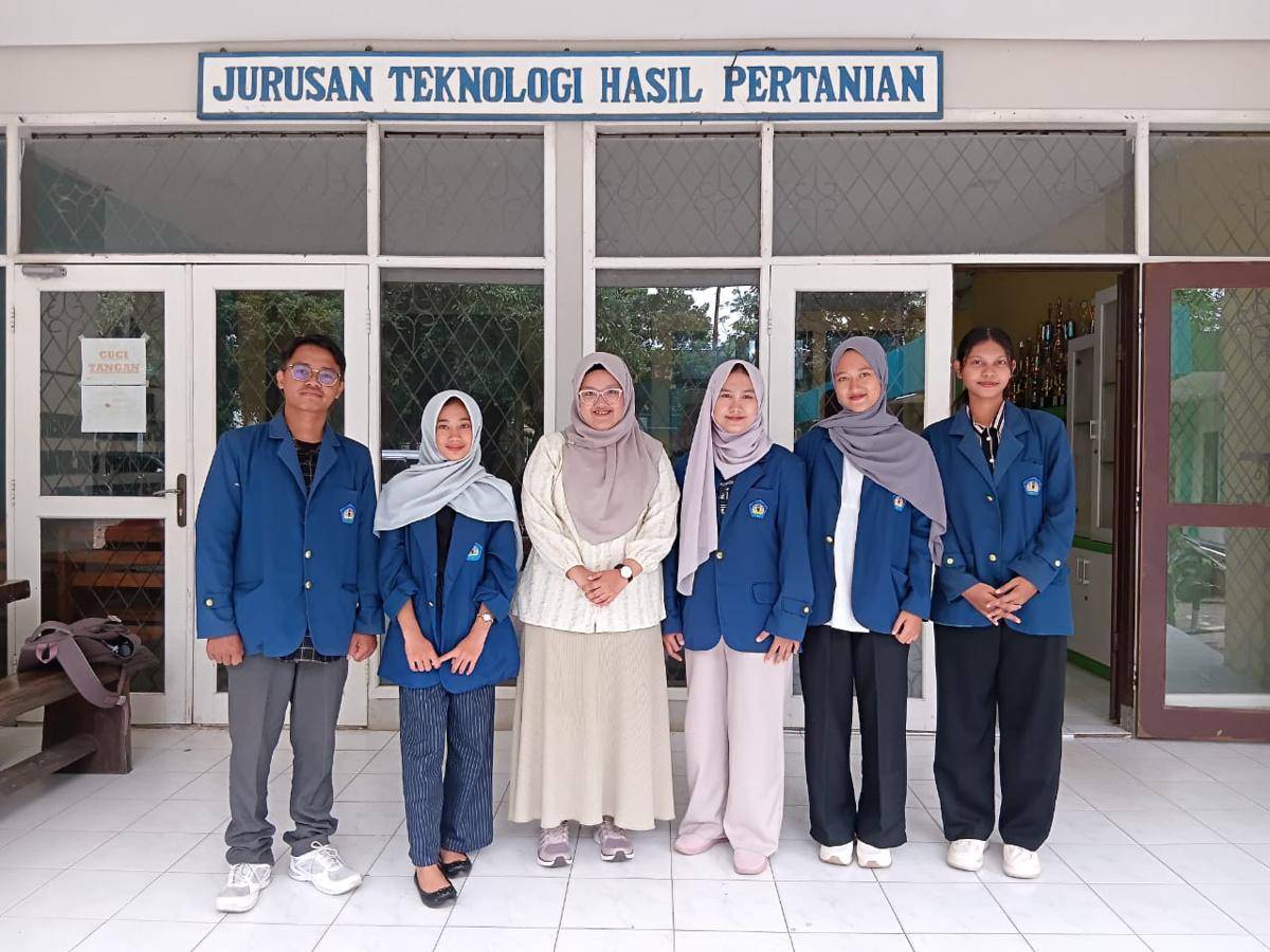  Tim Program Kreativitas Mahasiswa Kewirausahaan (PKM-K) Universitas Lampung (Unila) Ciptakan Cemilan Inovatif Berbasis Kulit Pisang dan Bayam yang Sehat, Ramah Lingkungan, dan Ekonomis
