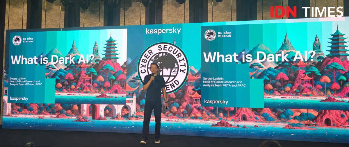 Sergey Lozhkin, Head of Global Research and Analysis Team META and APAC pada APAC Cyber Security Weekend 2025 di Da Nang, Vietnam (5/8/2025) (IDN Times/Uni Lubis)