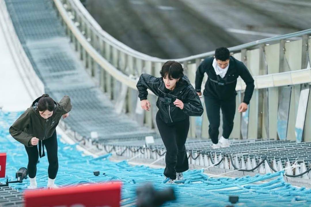 Still cut variety show Iron Girls 2