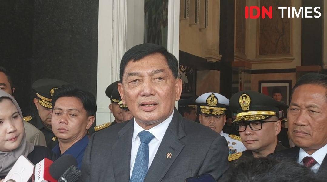 Menteri Pertahanan, Sjafrie Sjamsoeddin ketika berada di kantor Kementerian Pertahanan, Jakarta Pusat. (IDN Times/Santi Dewi)
