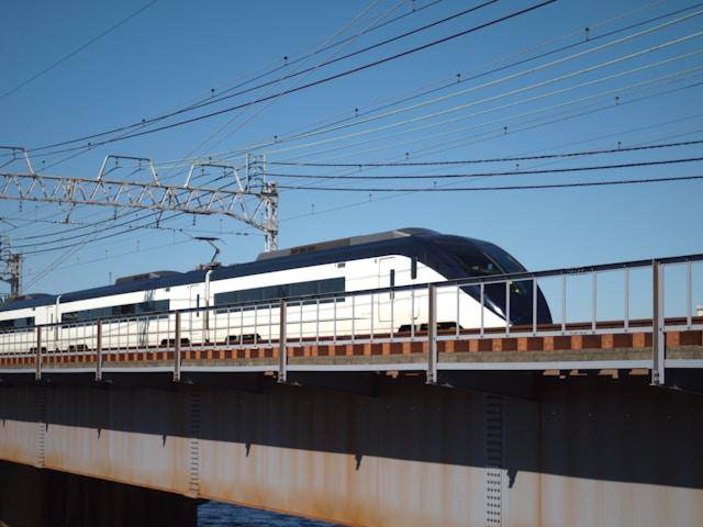 Potret Keisei Skyliner dari Bandara Narita ke pusat kota Tokyo (unsplash.com/Eric AK)
