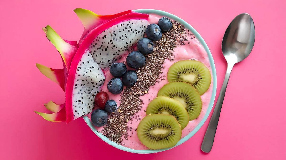 ilustrasi smoothie bowl sirsak buah naga (vecteezy.com/MALAY CHANDRA DAS)