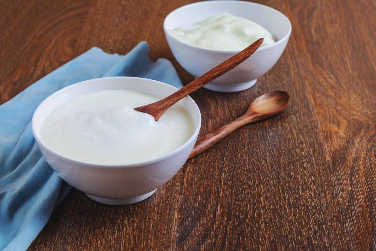 ilustrasi yogurt (vecteezy.com/NARONG KHUEANKAEW)