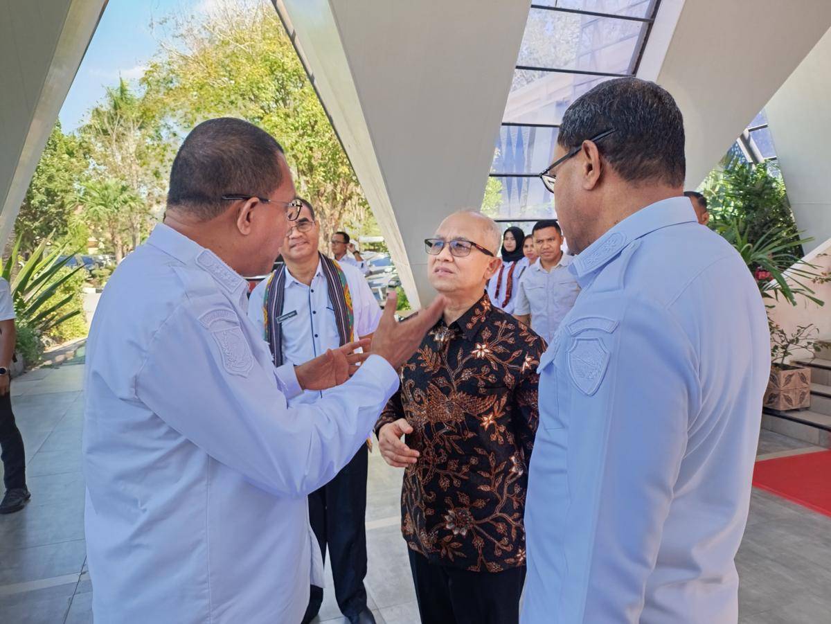Wakil Menteri Pendidikan Dasar dan Menengah Atip Latipulhayat di Kupang. (IDN Times/Putra Bali Mula)