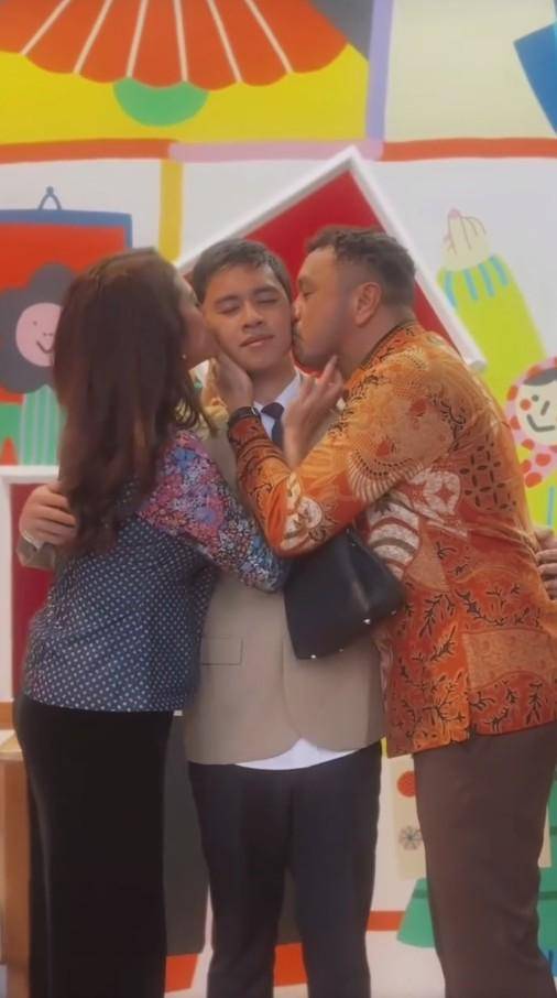 Anak Giring Ganesha Ikut Ospek (Instagram.com/cynthiaganesha)