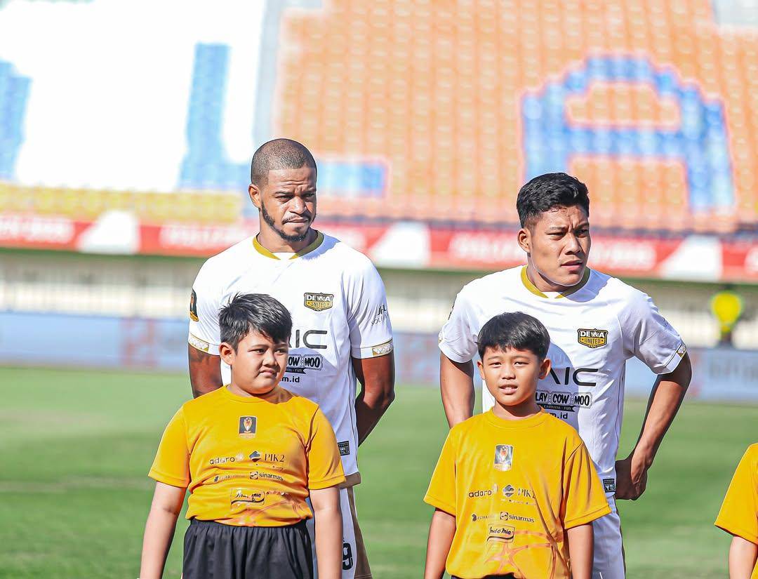Alex Martins (kiri) dan Wahyu Prast (kanan) saat membela Dewa United (instagram.com/alex39_mf)