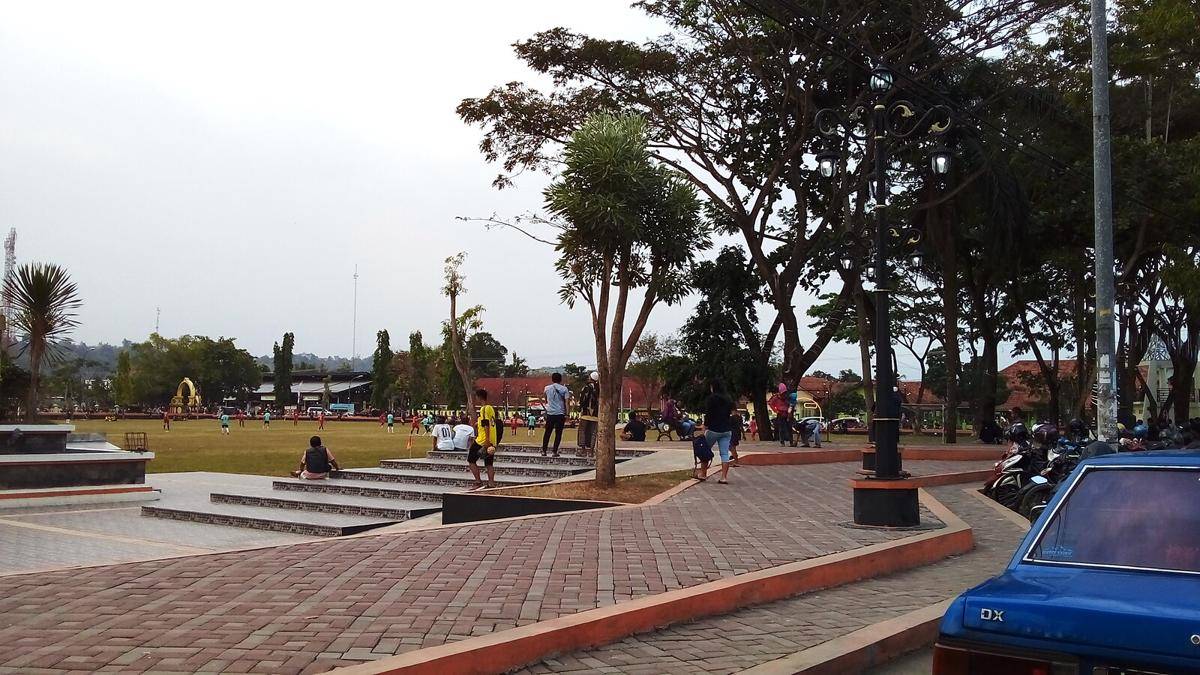 potret alun-alun Kutoarjo (commons.m.wikimedia.org/SATELITBM)