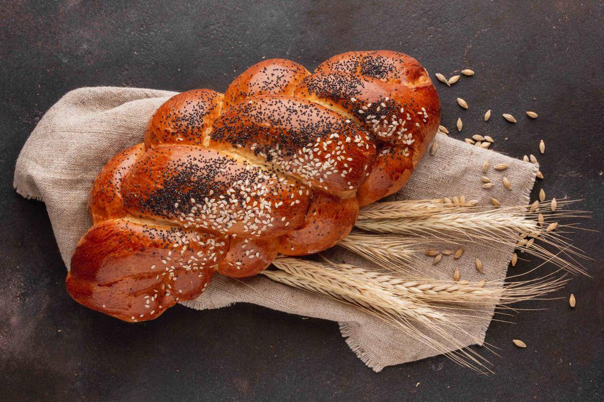 ilustrasi challah bread (freepik.com/freepik)
