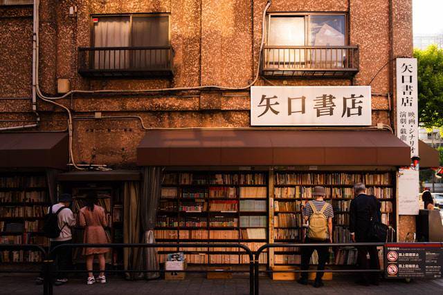 ilustrasi toko buku di Jepang (unsplash.com/Fumiaki Hayashi)