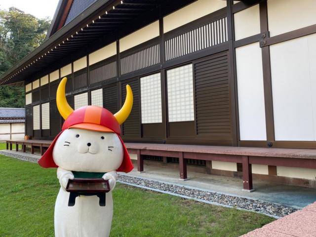 Hikonyan maskot kota Hikone (hikone-hikonyan.jp)