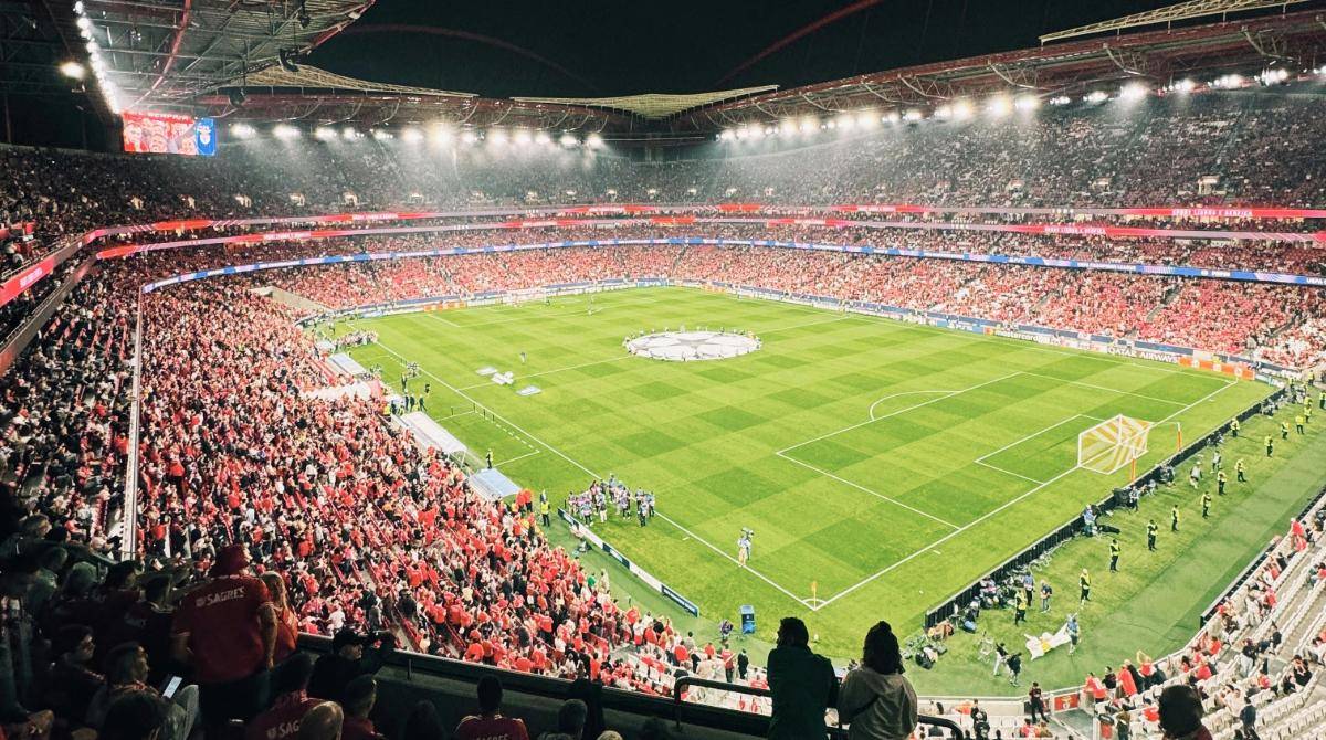 potret pertandingan sepak bola Eropa