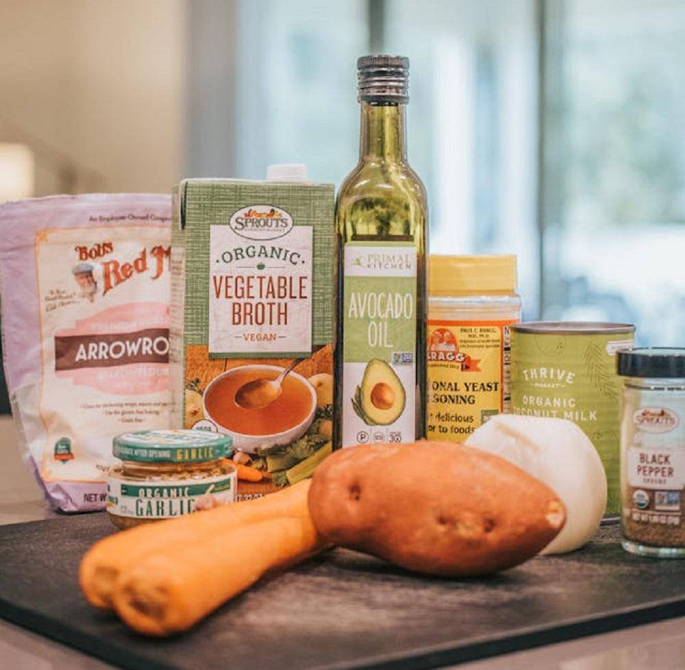 minyak alpukat/avocado oil (pexels.com/Connor McManus)