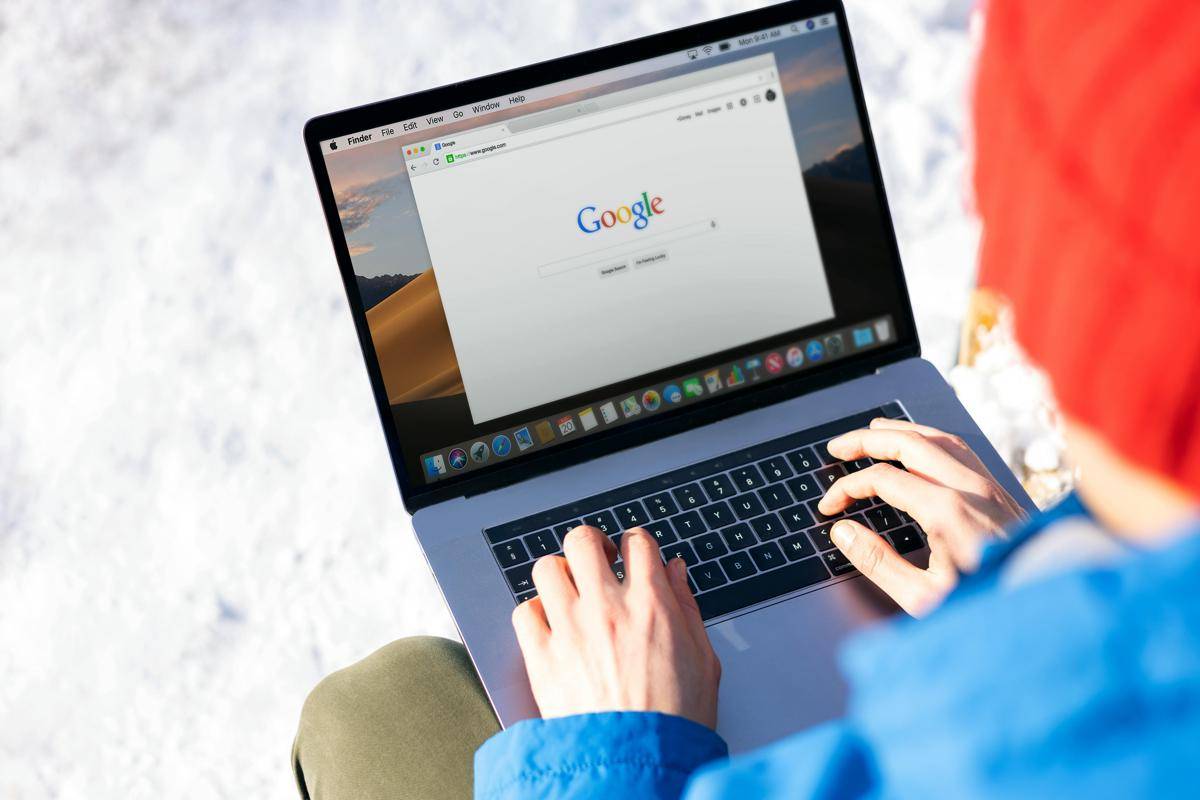 ilustrasi tampilan google chrome (pexels.ckm/Firmbee.com)