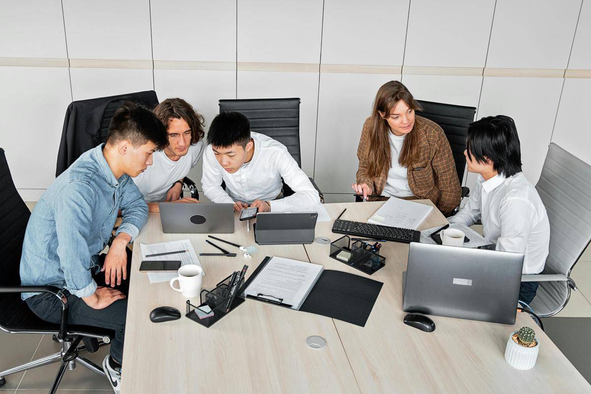 langkah-langkah mengecek insentif honorer PAUD non-formal (pexels.com/Mikhail Nilov)