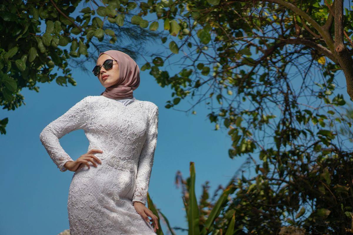 Hijab Outdoor Friendly (pexels.com/Uzun Mayan)