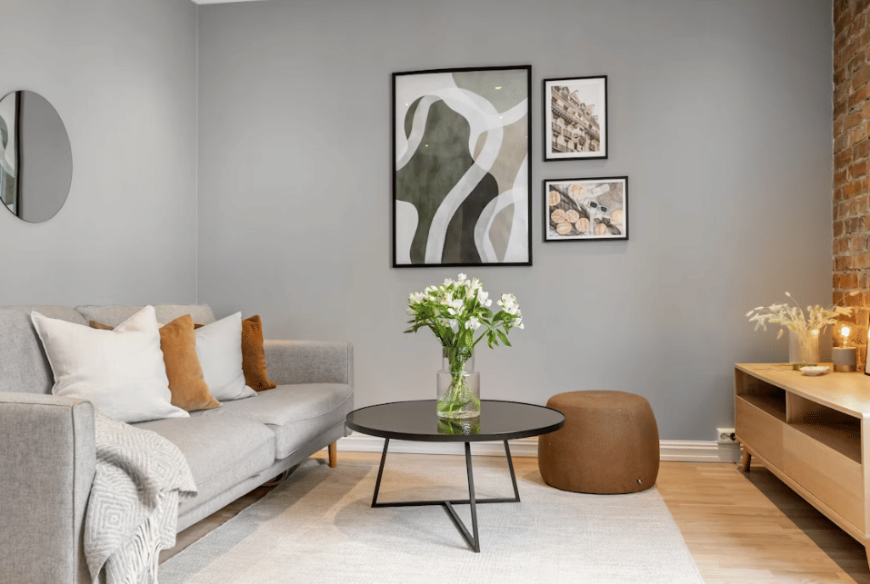 illustrasi interior ruang tamu (unsplash.com/Lisa Anna)