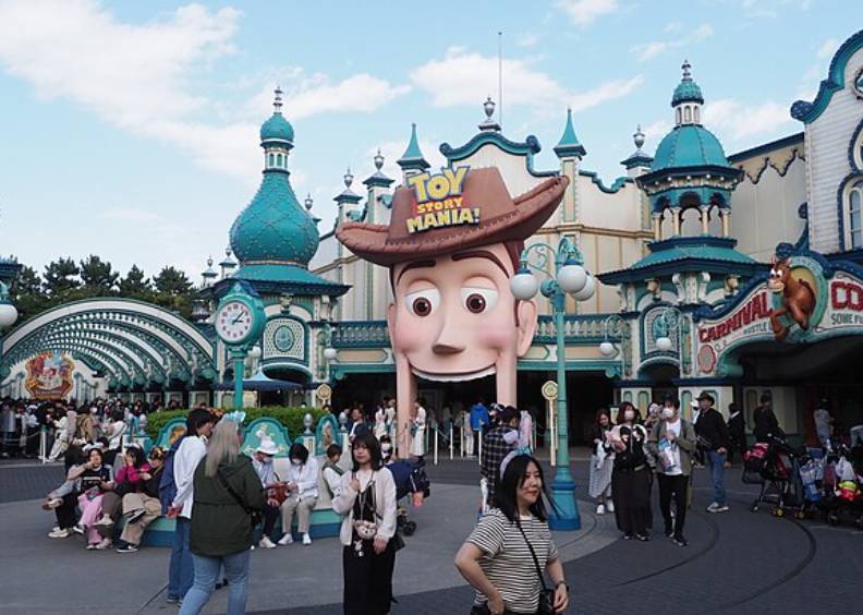 potret Tokyo DisneySea (commons.wikimedia.org/othree)