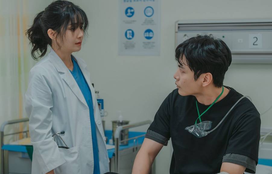Cuplikan drama Korea Mary Kills People (dok. MBC/Mary Kills People)