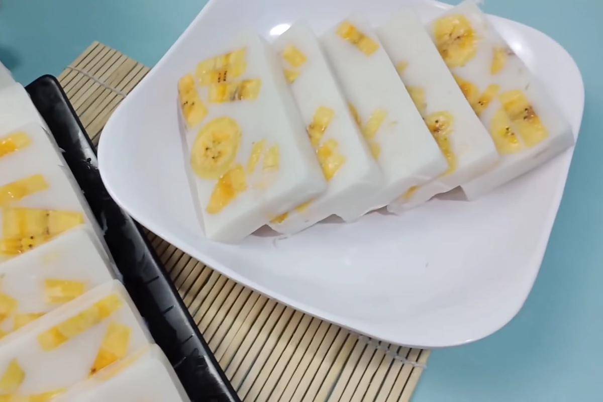 ilustrasi puding pisang susu (YouTube.com/resep bunda yustin)