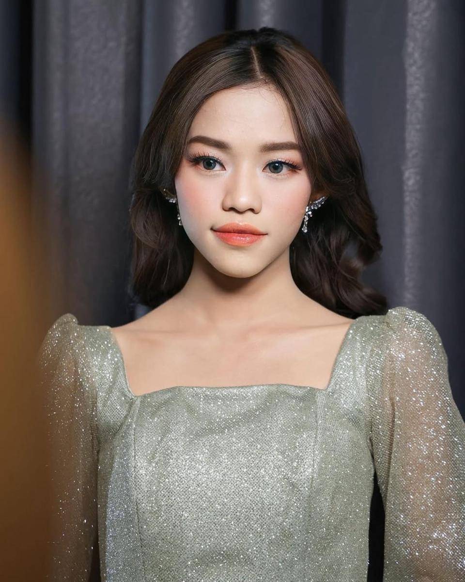 Inspirasi makeup ala Ummi Quary (instagram.com/ummi_quary)