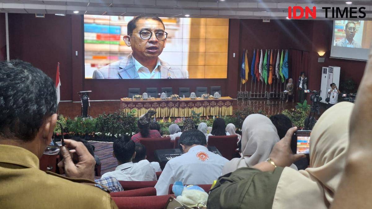 Menteri Kebudayaan Republik Indonesia, Fadli Zon, saat memberi sambutan melalu rekaman video yang ditayangkan saat Diskusi Publik Draf Penulisan Sejarah Indonesia di kampus UNM Makassar, Senin (4/8/2025)