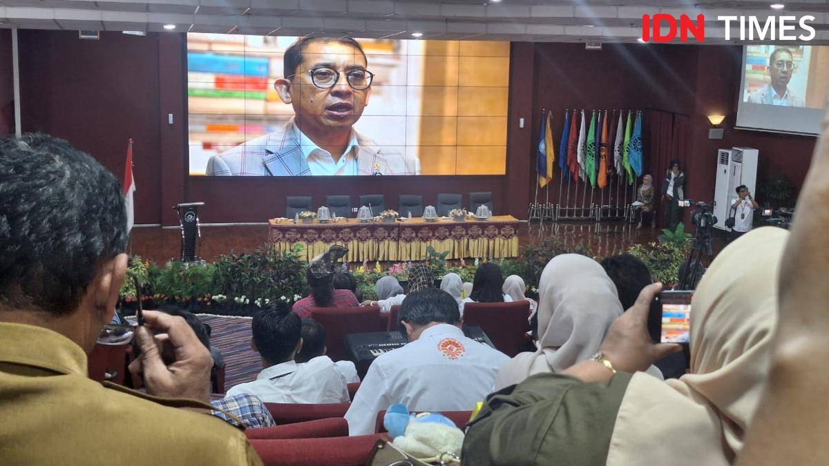 Menteri Kebudayaan Republik Indonesia, Fadli Zon, saat memberi sambutan melalu rekaman video yang ditayangkan saat Diskusi Publik Draf Penulisan Sejarah Indonesia di kampus UNM Makassar, Senin (4/8/2025)