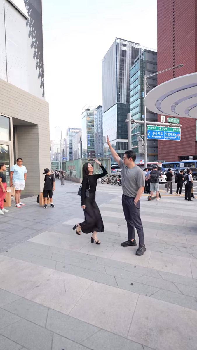Sarwendah dan Giorgio Antonio di Korea Selatan