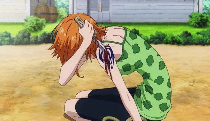 Nami melukai lengannya