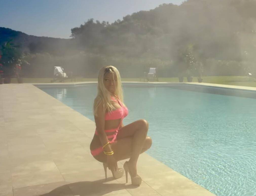 Nicki Minaj di MV "High School"