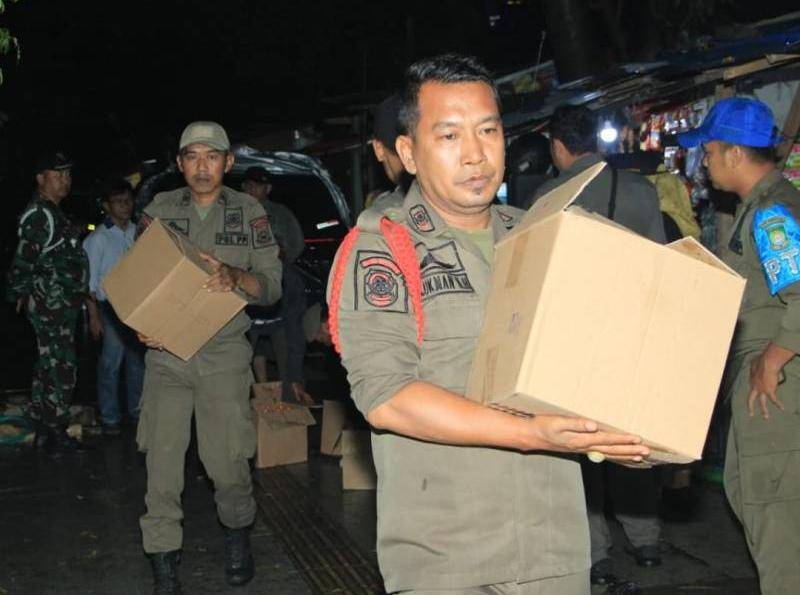 Satpol PP Kota Tangerang menggelar razia miras jelang 17-an