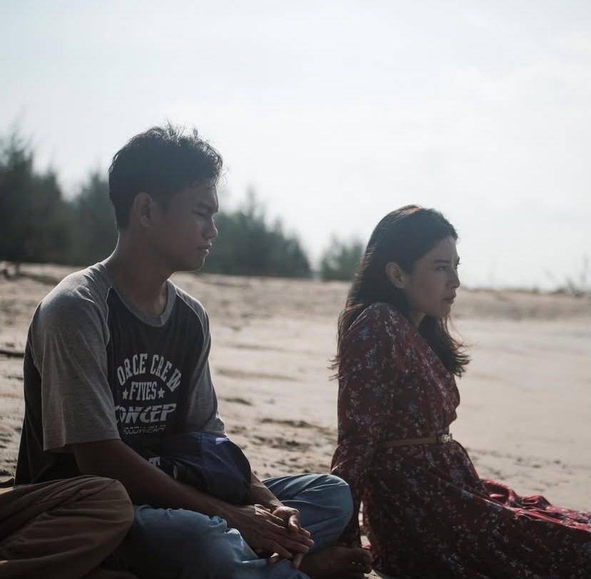 cuplikan film The Fox King