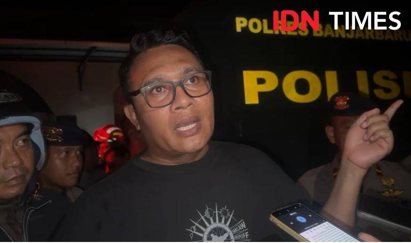 Kapolres Banjarbaru, AKBP Pius X Febry Aceng Loda, memastikan pelayanan publik di SPKT tetap berjalan. (Hendra Lianor/IDN Times) 