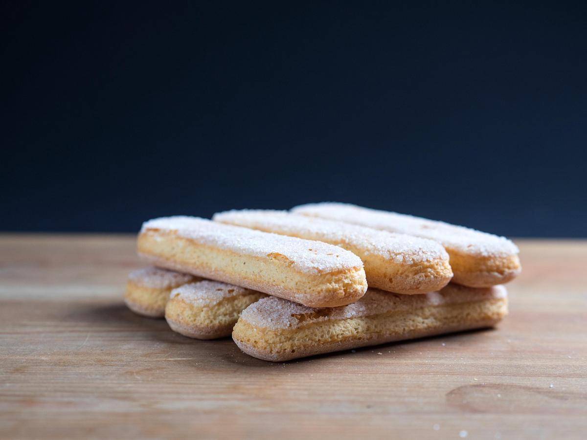 ilustrasi biskuit ladyfinger