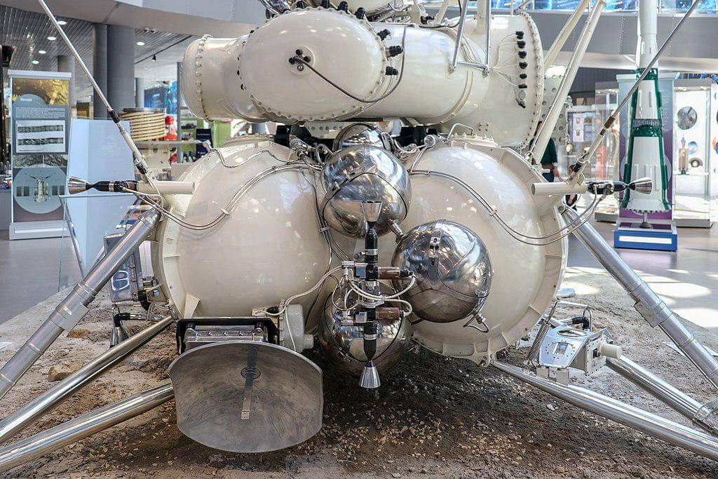 ilustrasi Luna dan Venera