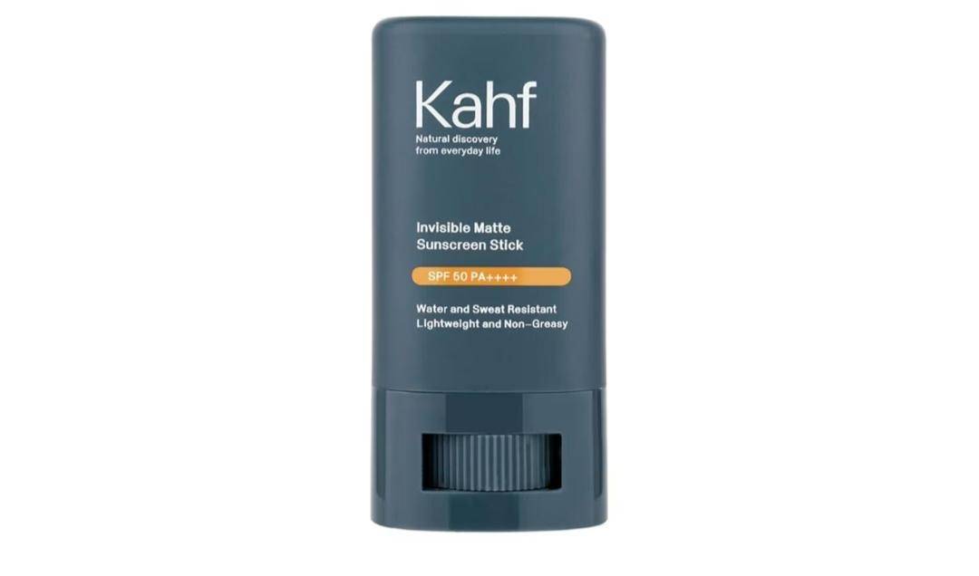 Kahf Sunscreen Stick Invisible Matte Soothing SPF 50 PA++++ (watsons.co.id) 