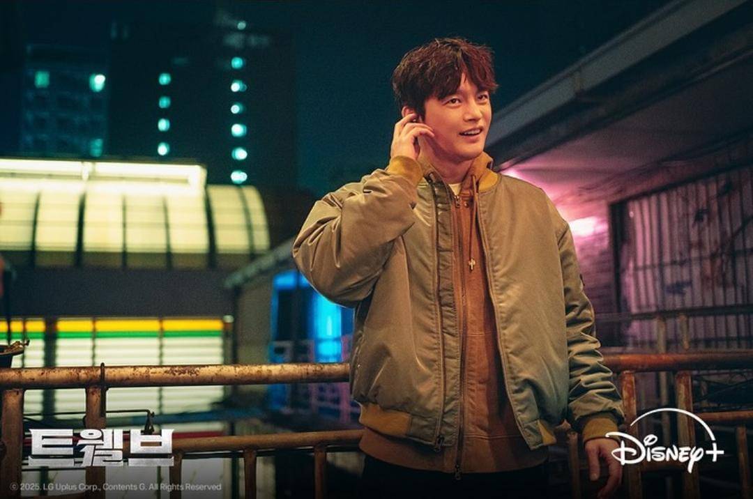 Seo In Guk di drama Twelve (instagram.com/disneypluskr)