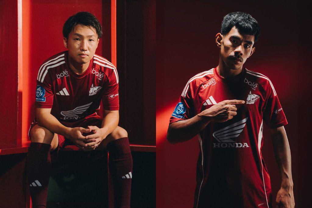 Seragam kandang PSM Makassar untuk musim 2025/2026 yang diproduksi oleh Adidas.