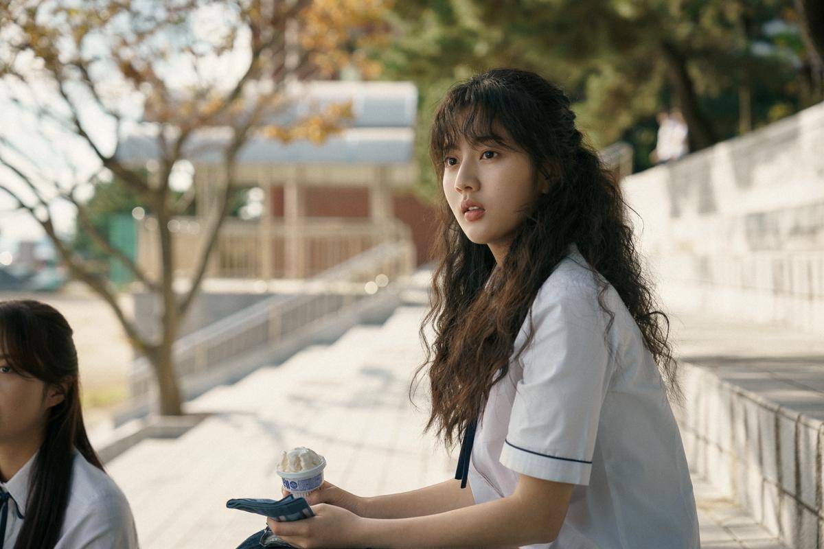 still cuts film Love Untangled (instagram.com/netflixkr)
