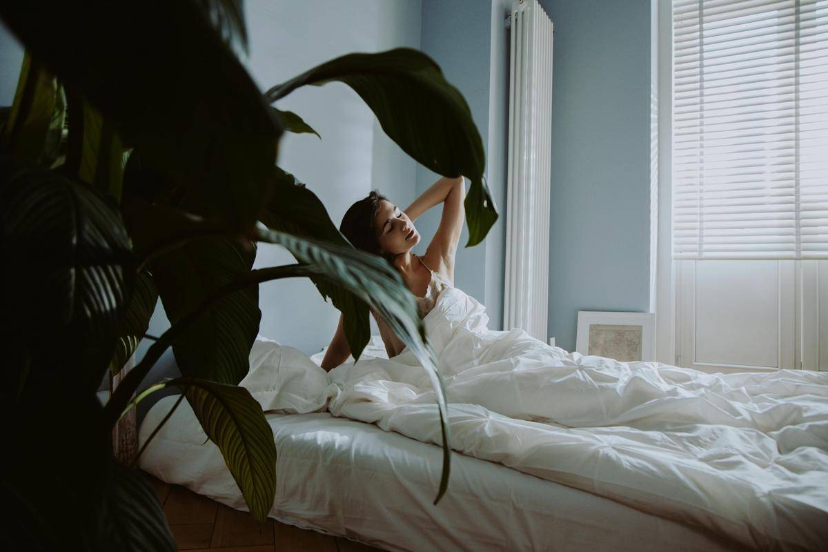 Ilustrasi bangun tidur (Pexels.com/cottonbro studio)