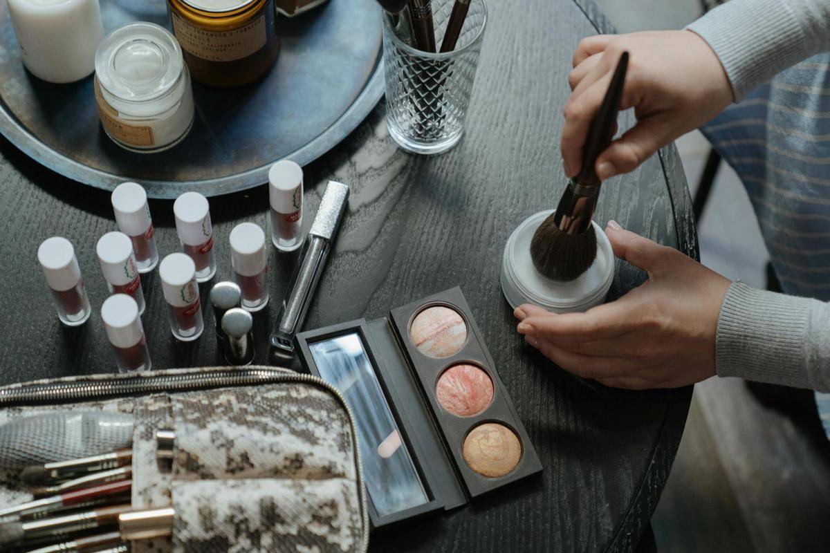 ilustrasi perlengkapan makeup (pexels.com/cottonbro studio)