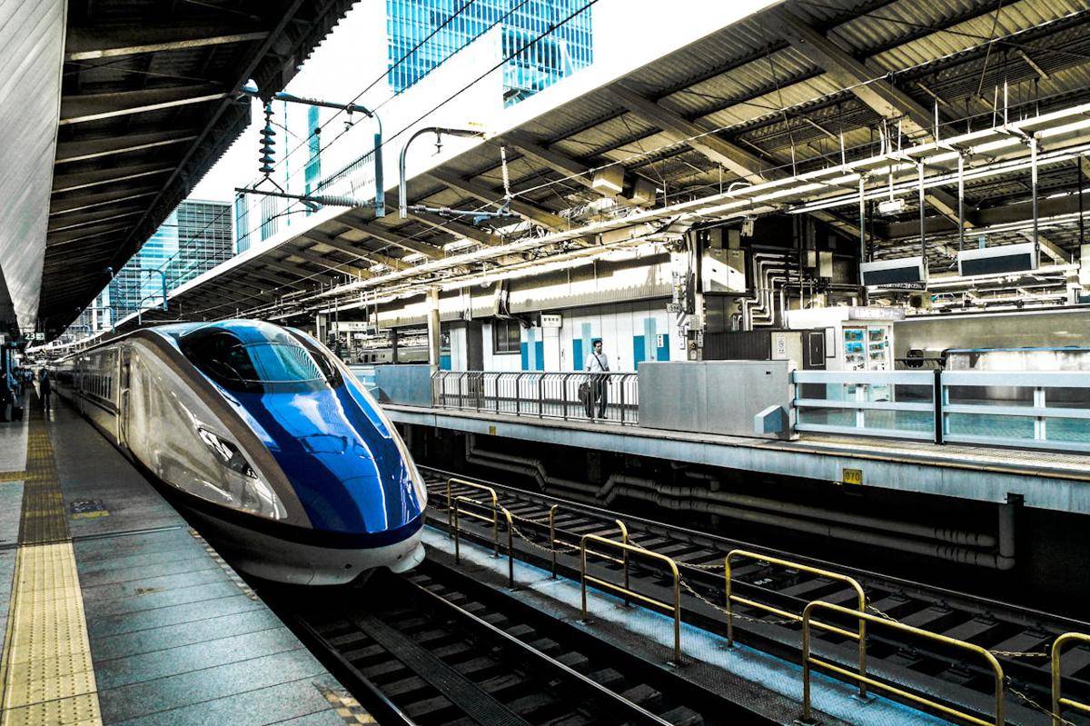 ilustrasi shinkansen (pexels.com/Donald Tong)