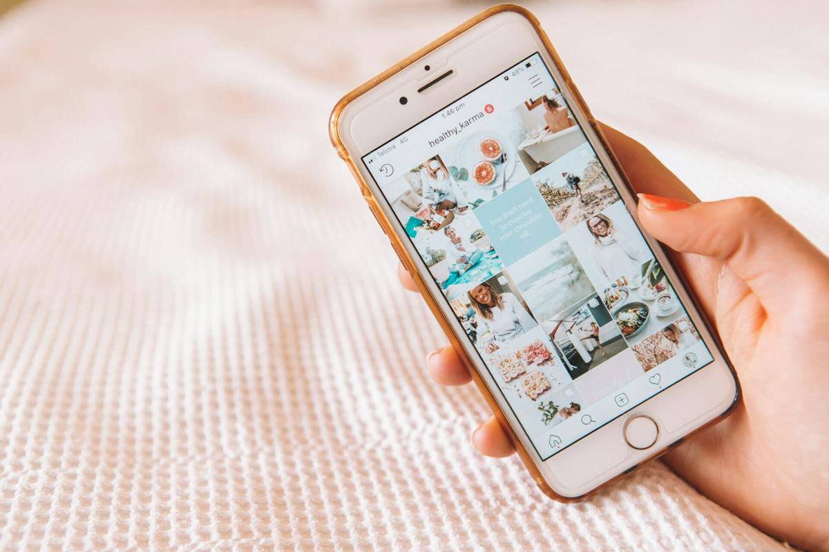 ilustrasi medsos influencer (unsplash.com/Maddi Bazzocco)