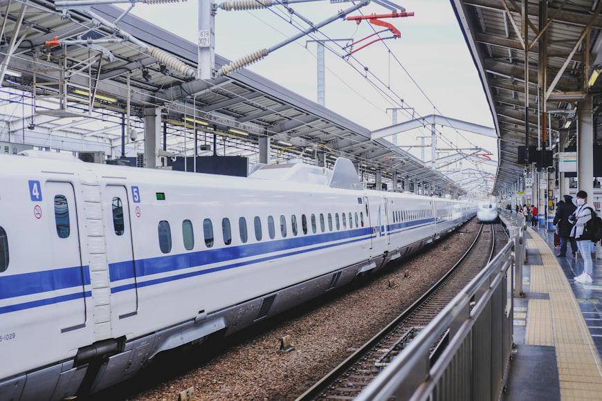 ilustrasi shinkansen