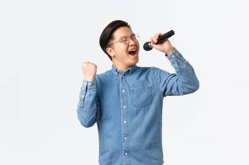 ilustrasi seorang cowok sedang menyanyi (freepik.com/benzoix)