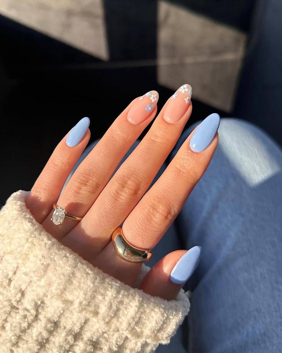 Inspirasi nail art bertema coastal (instagram.com/heluviee)