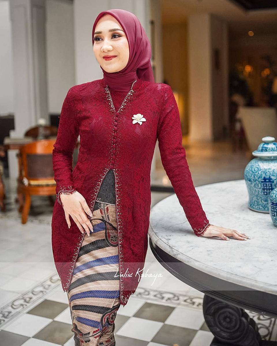 Kebaya tema kemerdekaan (instagram.com/lulik.kebaya)
