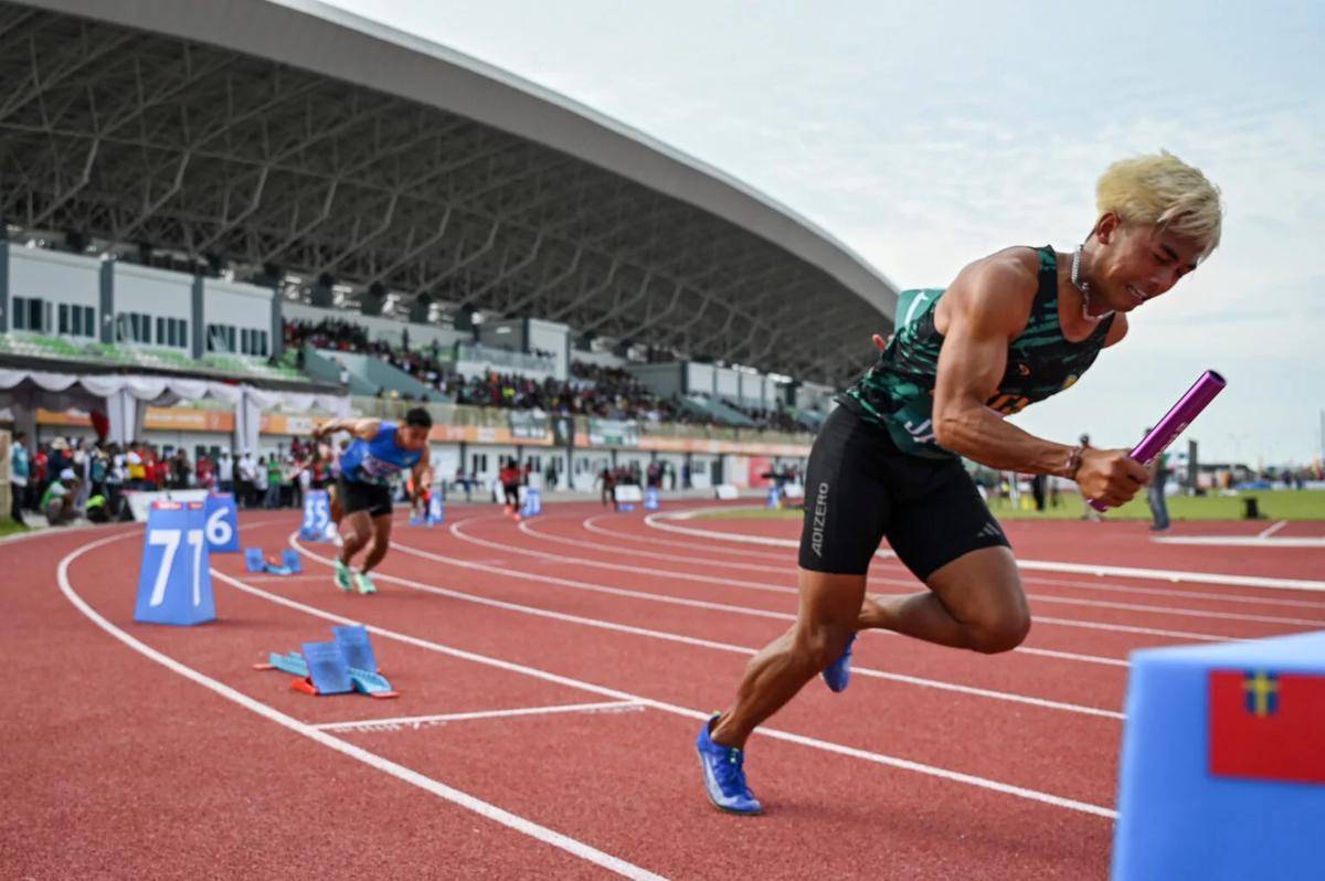 antarafoto-pon-xxi-aceh-sumut-final-lari-estafet-4x400-meter-putra-180924-fzn-1-1536x1022.jpg.jpg