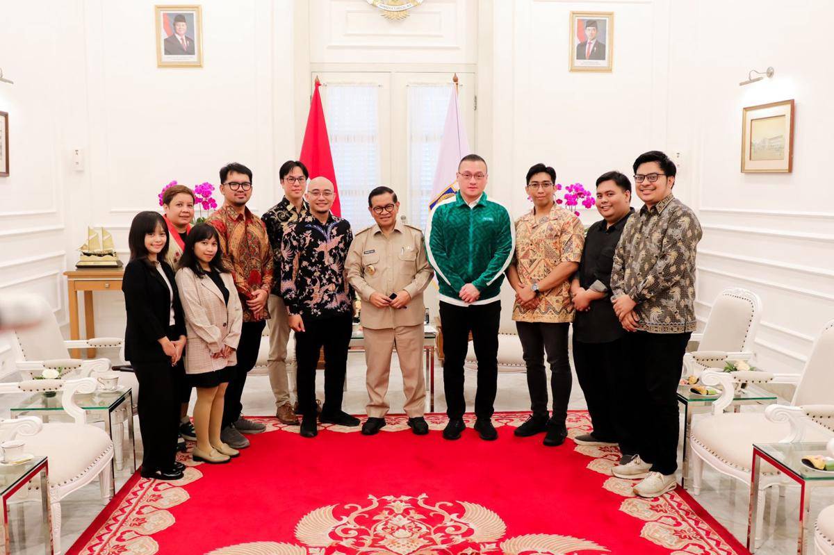 Gubernur Pramono dan penyelenggara festival Jepang
