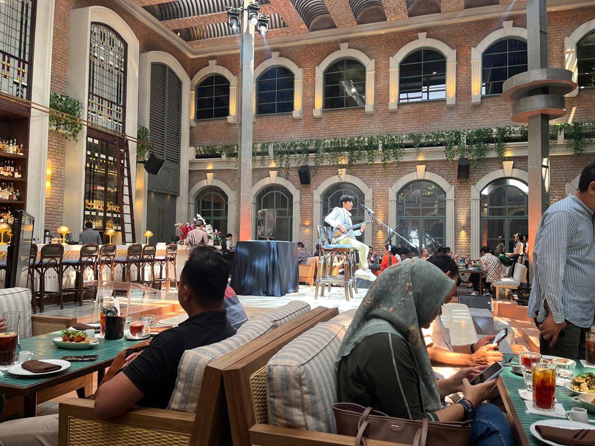 Ismaya group, skola courtyard, osteria gia