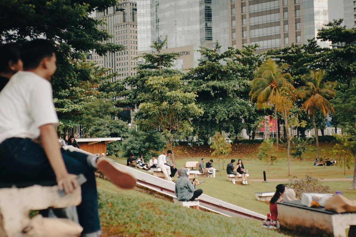 ilustrasi taman kota (unsplash.com/Falaq Lazuardi)